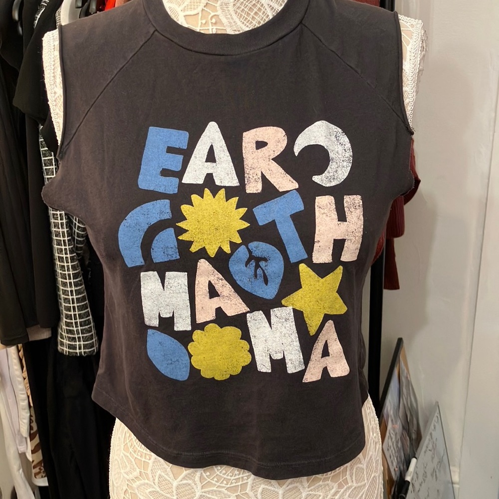 MOVING SALE! 💕 Earth mama shirt